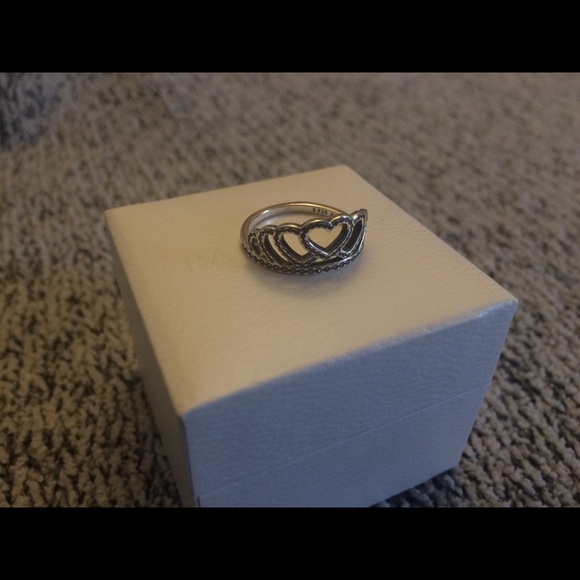 Pandora crown of hearts ring. 📛.  Sold 📛 - Picture 3 of 4